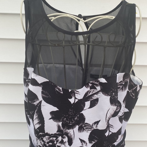 White House black market beautiful dress new with tags - Picture 3 of 9